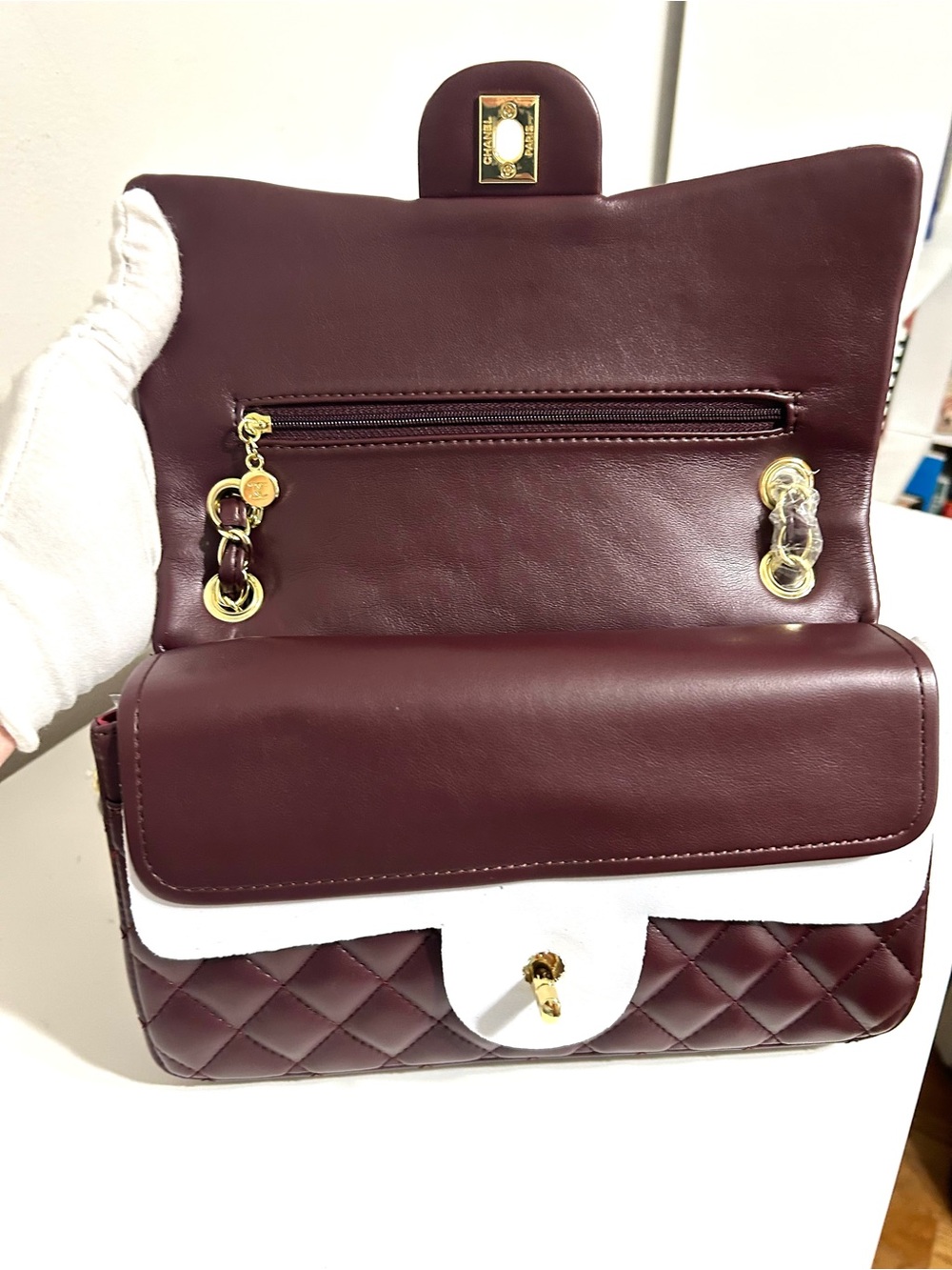 Quilted Medium Size Shoulder Bag - Picture 5 of 16